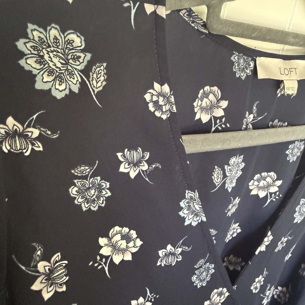 LOFT Navy/White Floral V-Neck Romper XXL Ruffle Short Sleeve 100% Polyester - Picture 3 of 7